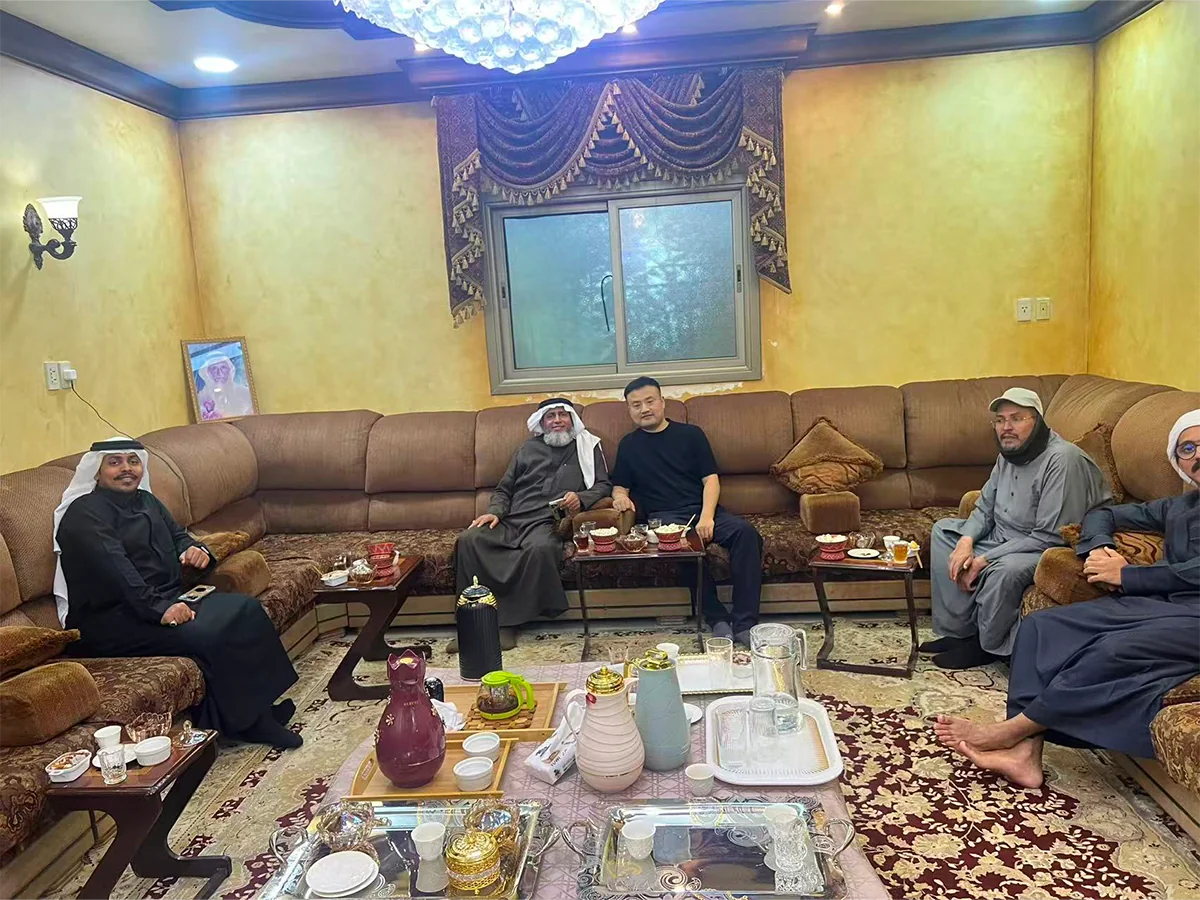 Perfect Decor business meeting photo 4