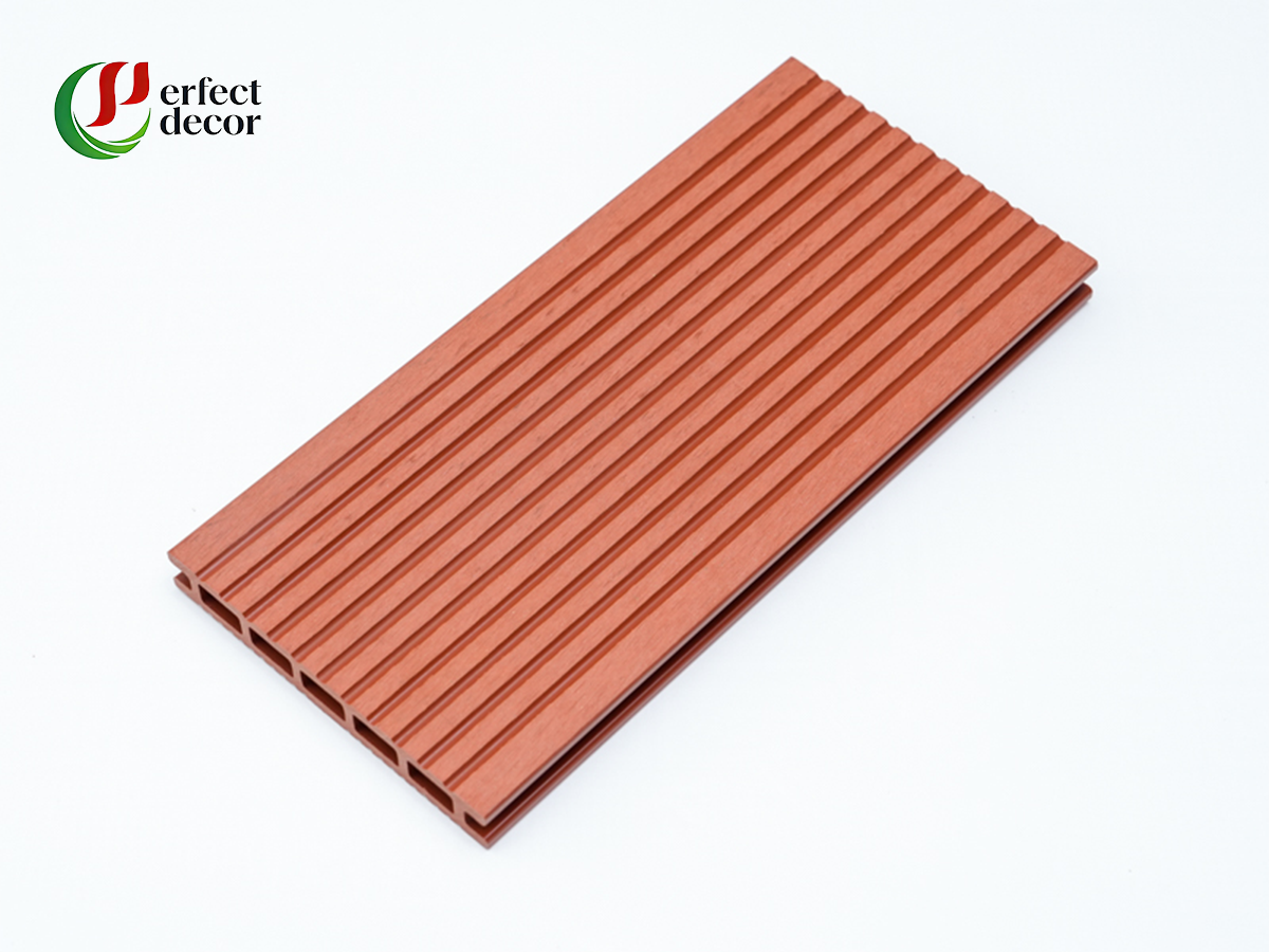 Outdoor WPC wall cladding reddish‑brown wood grain panel